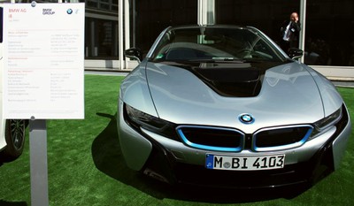 NKE15_BMWi8